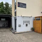 Zimmer-bad-tv-kuehlschrank-14 فندق