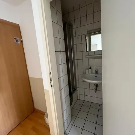 فندق Zimmer-bad-tv-kuehlschrank-14