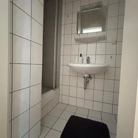 Zimmer-bad-tv-kuehlschrank-14 Meine