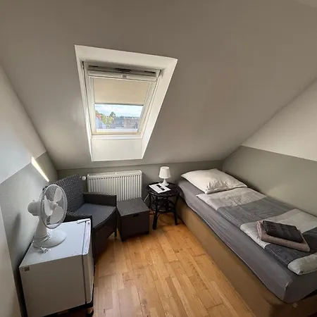 酒店 Zimmer-bad-tv-kuehlschrank-14 *