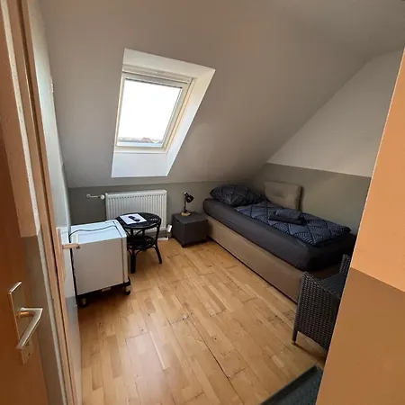 Zimmer-bad-tv-kuehlschrank-14 Meine