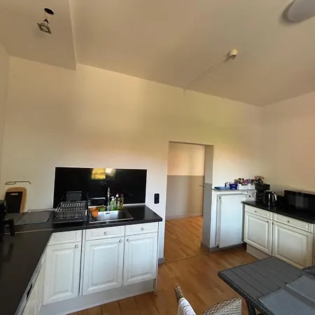 Zimmer-bad-tv-kuehlschrank-14 * Meine