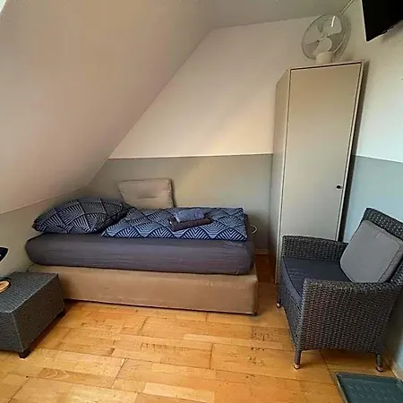 Zimmer-bad-tv-kuehlschrank-14 * Meine