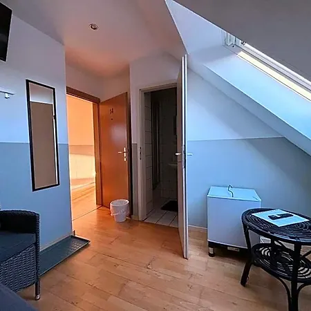 فندق Zimmer-bad-tv-kuehlschrank-14
