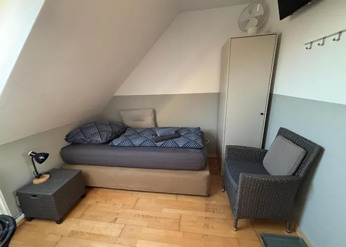 Zimmer-bad-tv-kuehlschrank-14
